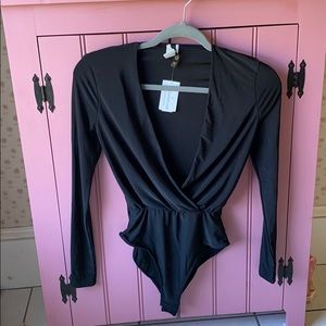 One-piece black shirt